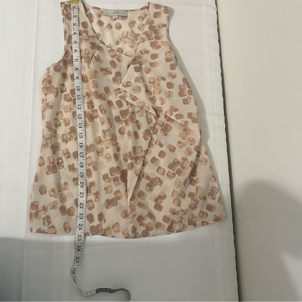 LOFT Beige and Cream Sleeveless Top - Picture 7 of 9